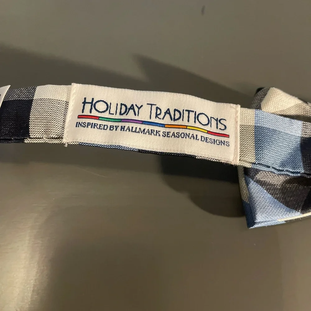 Bow ties boys ages 4-7 lot of 2